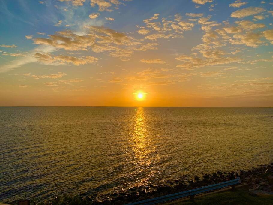 The Great Escape - Panoramic Sunset Views Villa Tampa Kültér fotó